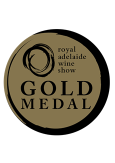 2021年 <br/>WINE SHOWCASE 金奖 <br/>AWARDED BY WINE SHOWCASE MAGAZINE <br/>梦蒂贝罗珍藏赤霞珠红葡萄酒 2018