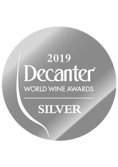 2021年 <br/>世界葡萄酒大赛银奖 <br/>DECANTER WORLD WINE AWARDS <br/>梦蒂贝罗珍藏西拉红葡萄酒2018